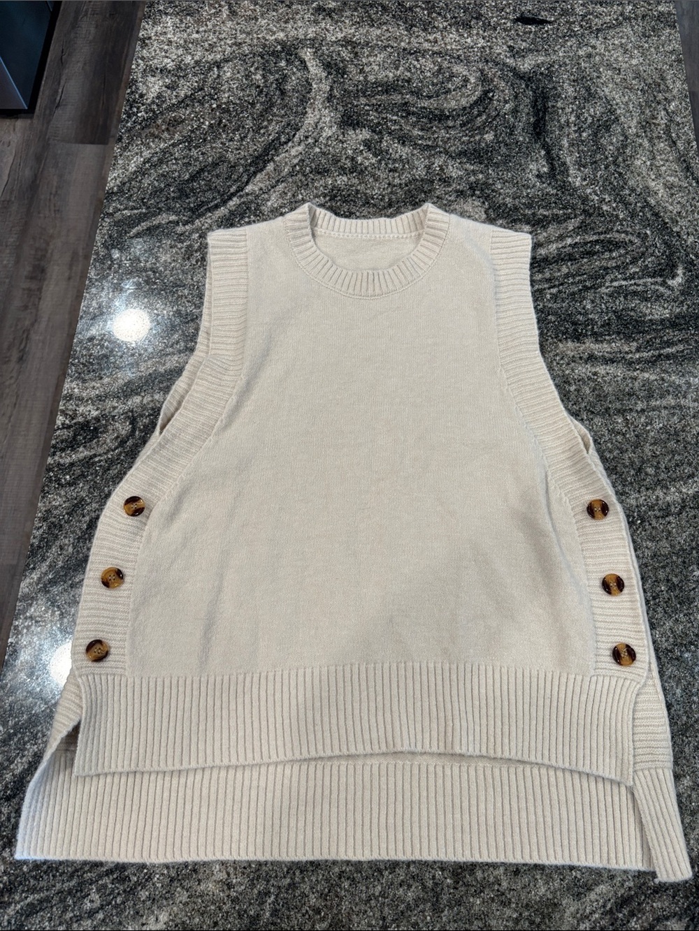 Sleeveless Side-Button Knit Tank - Cream